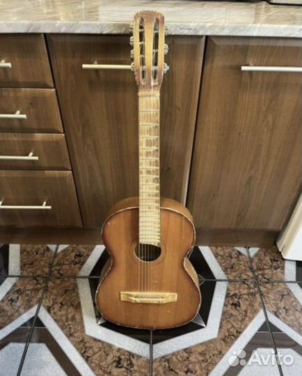Акустическая гитара