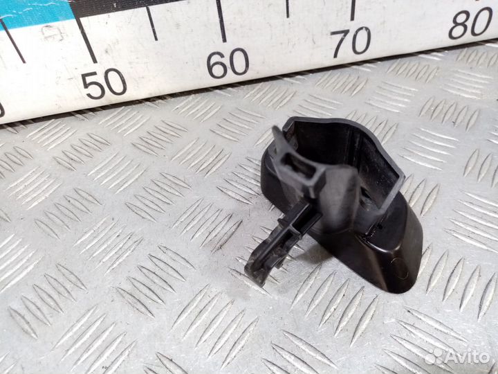 Б/У Кронштейн форсунки омывателя фары#001