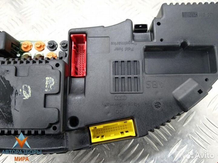 Щиток приборов (приборная панель) Audi A8 D2/4D