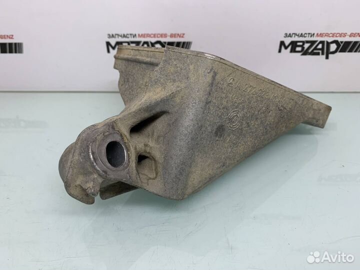Кронштейн двигателя правый Mercedes w164