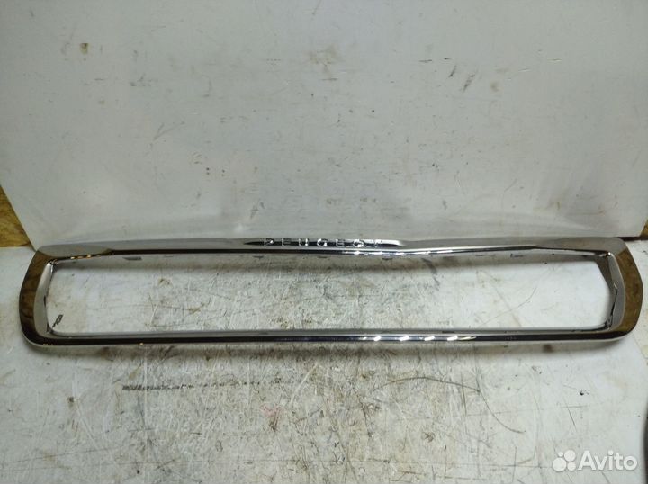 Молдинг решетки радиатора Peugeot Partner 2 2008