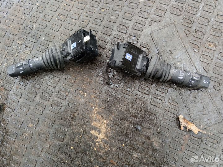 Переключатель подрулевой на Шевроле Каптива 2008г