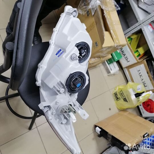 Фара Toyota Camry 09-11г