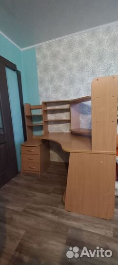 Продам письменный стол