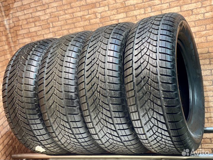 Goodyear UltraGrip Ice 285/60 R18 116T