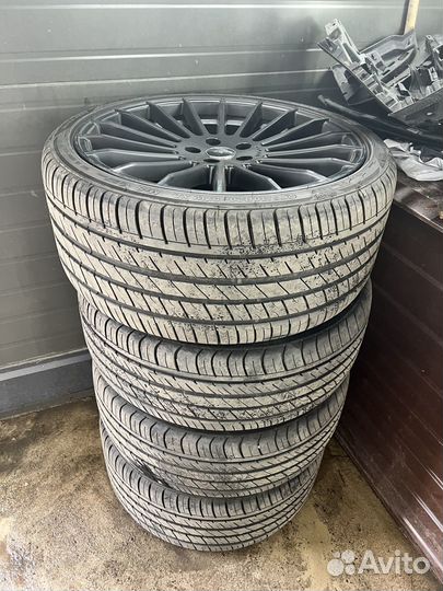 R20 Arivo Ultra ARZ5 245/35, PCD 5x112 DIA 66.6