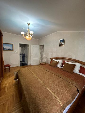 3-к. квартира, 150 м², 2/2 эт.