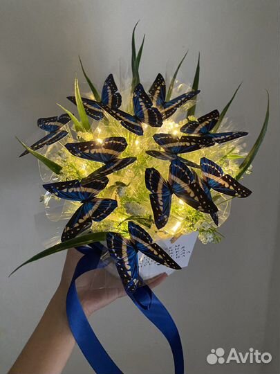 Букет из бабочек светящийся с гирляндой