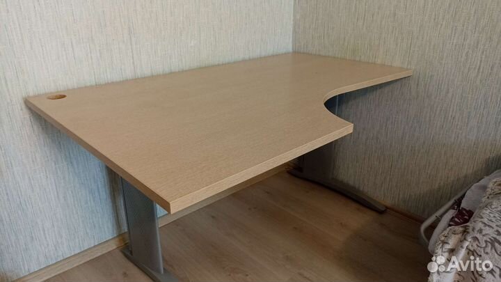 Письменный компьютерный стол угловой Berlin