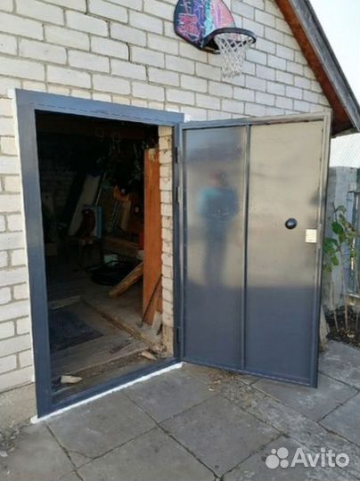 Входная дверь