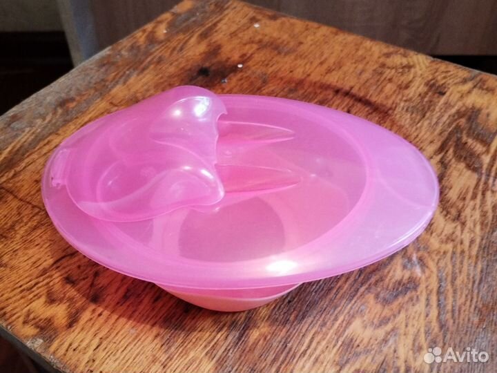 Детская тарелочка с крышкой и отсеком приборов