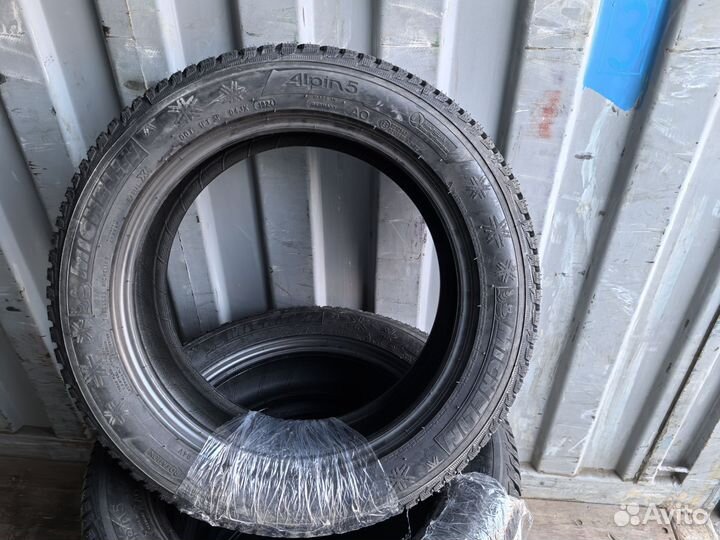 Michelin Alpin 5 215/55 R17 94V