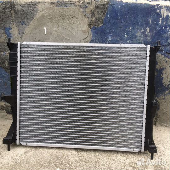 Продаю радиатор nissan note