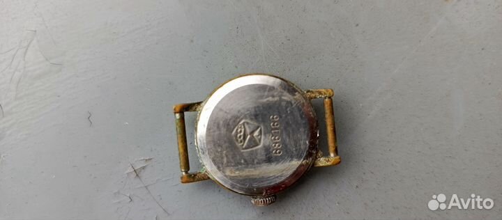 Наручные советские часы