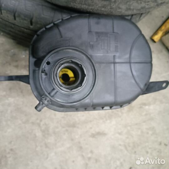 Расширительный бачок на bmw 5 f10