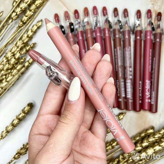 Карандаш для губ с точилкой