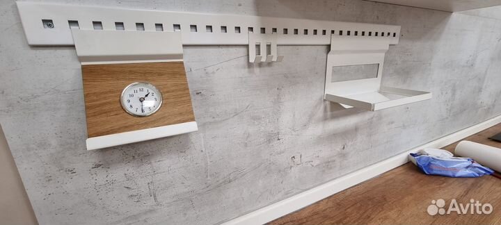 Рейлинг кухонный белый 60 см с полками и крючками