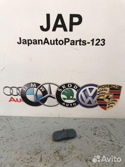 Форсунка омывателя правая Audi A5 8T cdnc 2011