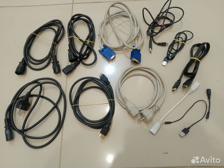 Кабели, провода к компьютеру, зарядные устройства
