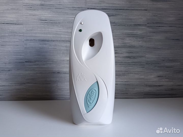 Аромадиффузор автоматический Airwick настенный