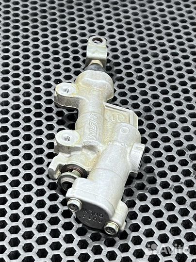 Тормозная машинка Yamaha WR 450F 2005-2006