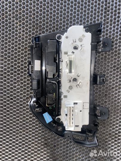 Блок управления отопителем Ford Focus 3