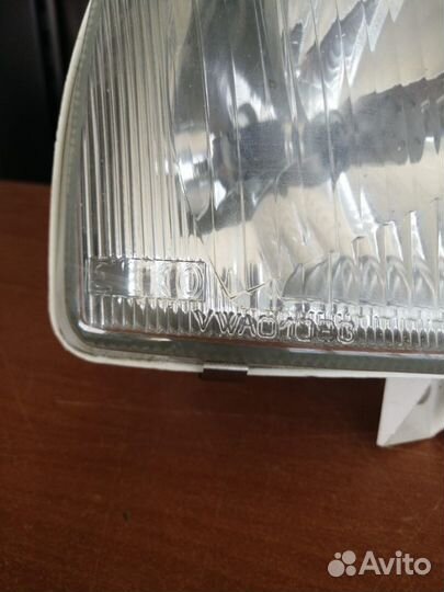 Фара правая Volkswagen Golf III 91-99 205017082