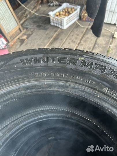 Dunlop Winter Maxx SJ8 225/65 R17 102R