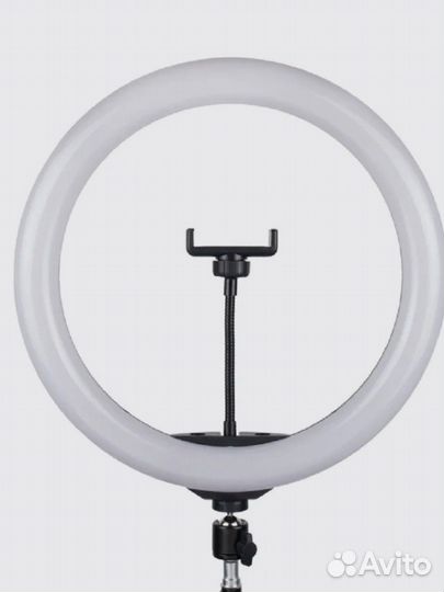 Кольцевая RGB лампа MJ-33 имеет диаметр 33 см