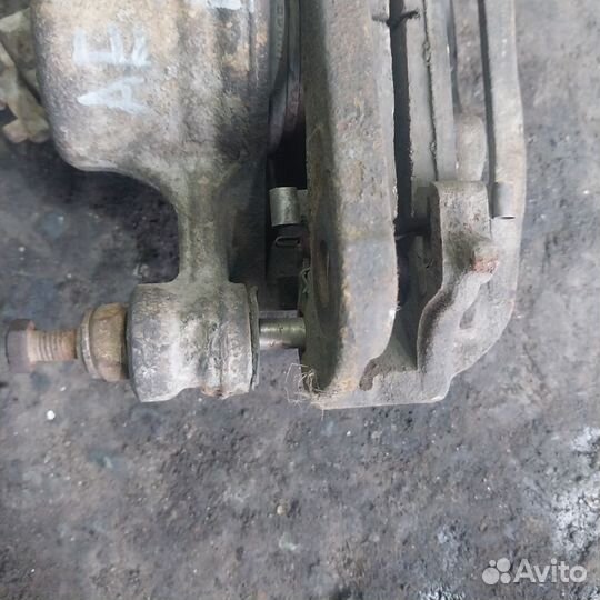Суппорт тормозной R corolla 91