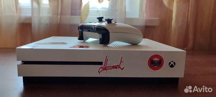 Xbox ONE S 500гб + внешний диск в подарок