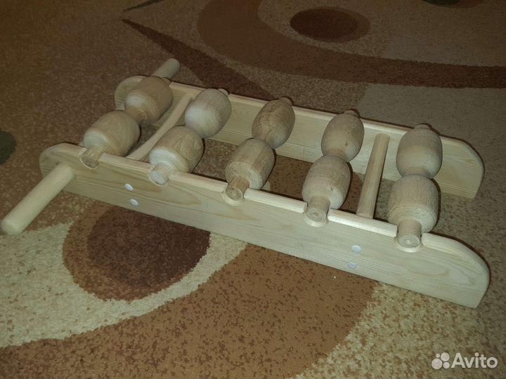 Деревяный массажер для спины