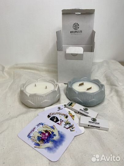 Соевая арома свеча Лотос ручной работы