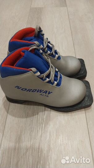 Лыжные ботинки размер 30