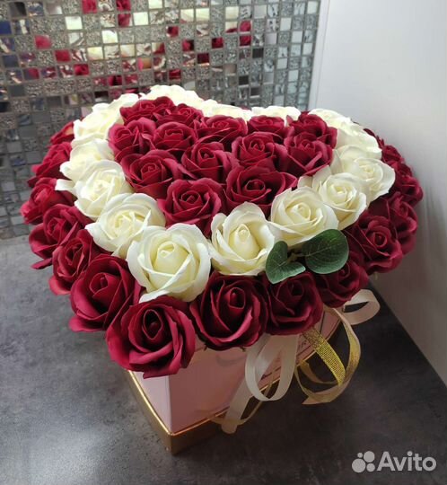 Сердце. Мыльные розы 53шт.Сердце из мыльных цветов