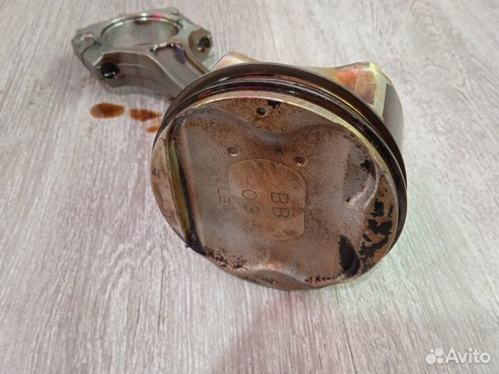 Поршень с шатуном Nissan Juke F15 HR16DE 2013