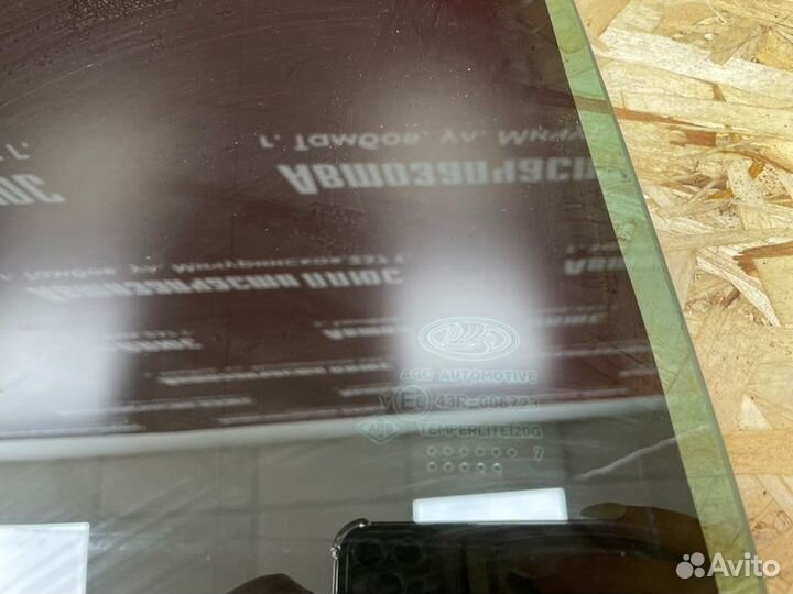 Стекло двери заднее правое LADA X-Ray