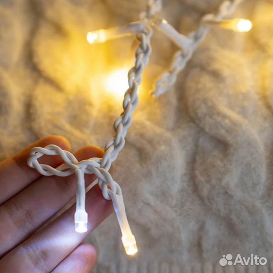 Световое украшение домов. Гирлянда-бахрома уличная