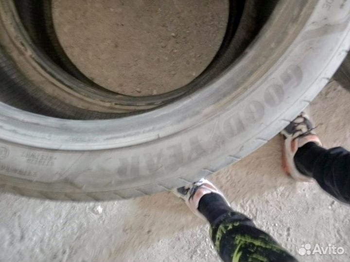 Goodyear Aquatred 225/45 R18 и 255/40 R18