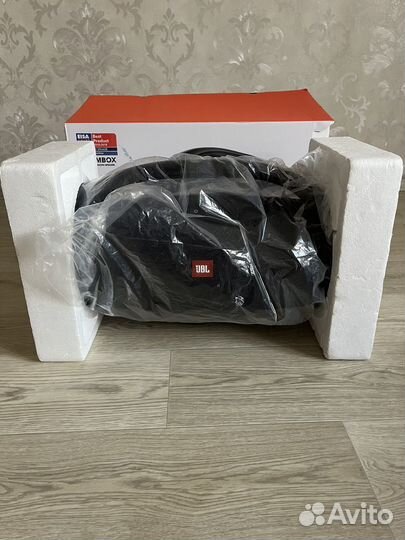 Портативная колонка jbl boombox