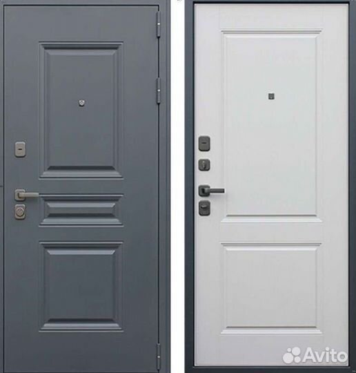 Дверь входная серая металлическая