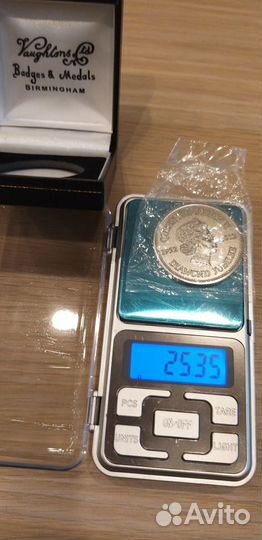 Редкая медаль Бриллиантовый юбилей Елизаветы