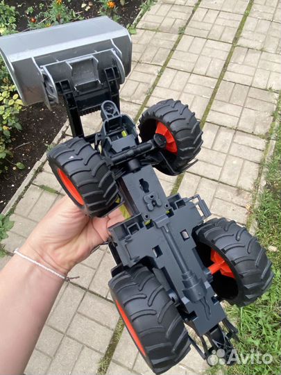 Bruder Брюдер Трактор с ковшем