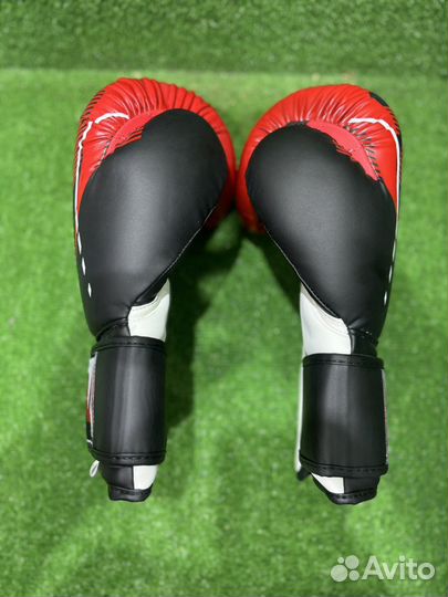 Боксерские перчатки venum adrenaline