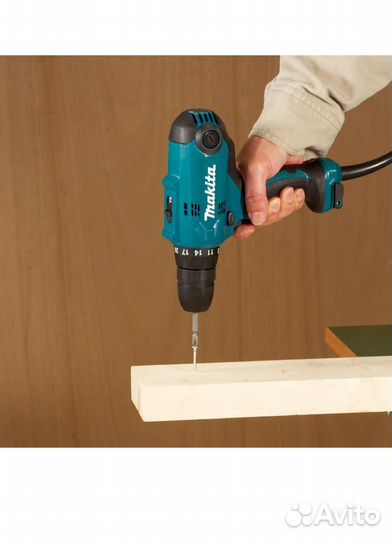 Дрель-шуруповерт сетевая Makita DF0300, 320 Вт