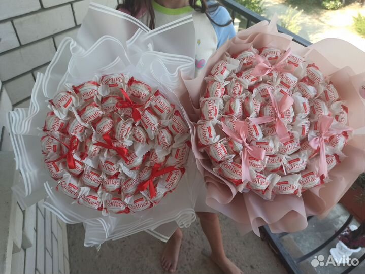 Сладкие букеты из Раффаэлло к 1 сентября