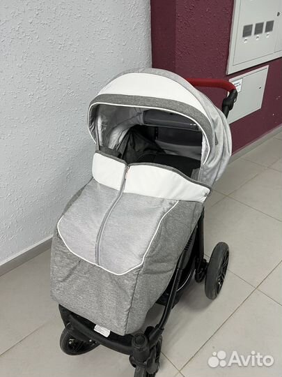 Всесезонная прогулочная коляска
