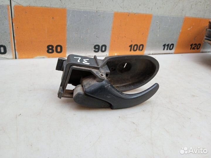 Ручка двери внутренняя левая Ford Focus 1 1.6 2001