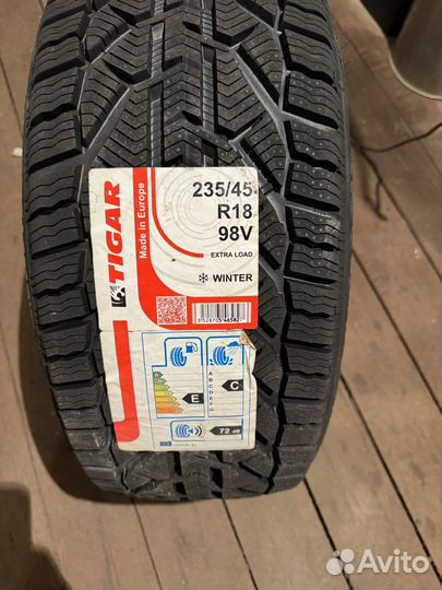 Tigar Winter 235/45 R18