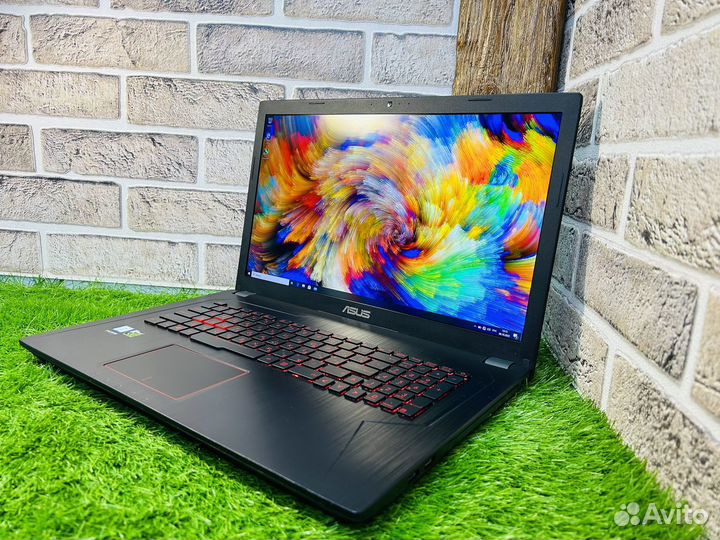 Игровой монстр Rog i7-7700HQ/GTX1050/16/SSD+HDD